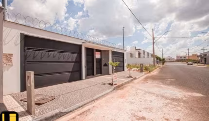 Casa com 3 quartos, Suíte, Sala ampla, Cozinha Americana, Quintal, 2 vagas no bairro Vida Nova em Uberlândia