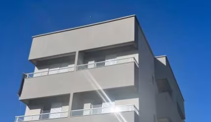 Apartamento 2/4, suíte, 2 vagas, Sacadas e elevador no Santa Mônica