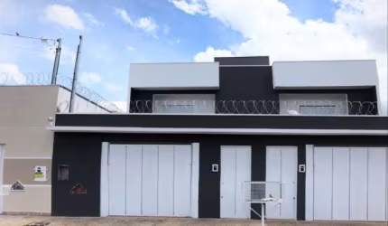 Casa Sobrado com 3 quartos, Iluminação em LED, 2 vagas no bairro Vida Nova em Uberlândia!!!