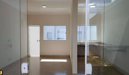 Casa térrea com 2/4 com Suíte no bairro Granada em Uberlândia!!!