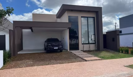 Casa com 3 suíte no Condomínio Reserva dos Ipês em Uberlândia, na Zona Leste!