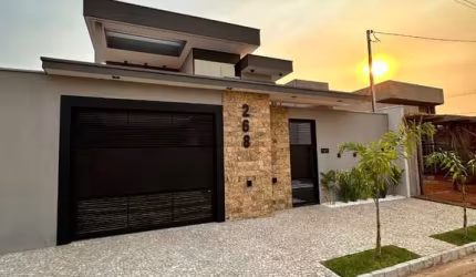 Impecável casa à venda em Uberlândia-MG, Praça Alto Umuarama: 3 quartos, 1 suíte, 2 salas, 3 banheiros, 4 vagas, 172m².