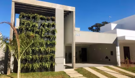 Casa 3 suítes Condomínio Splêndido em Uberlândia com Armários Planejados, Área gourmet e Piscina