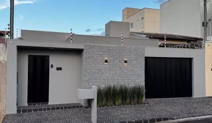 Casa à venda 3 Quartos, 1 Suíte com Closet, Área gourmet, 4 vagas no Jardim Botânico, Uberlândia-MG - 250 m² - Imperdível!