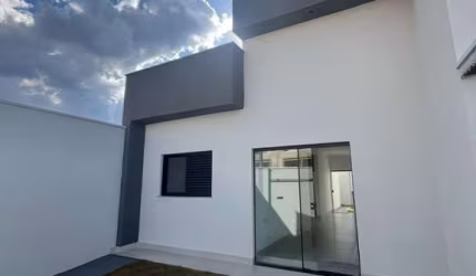 CASA À VENDA: 3 quartos, Suíte, 2 vagas, Churrasqueira e Quintal no Bairro Verde Vida em Uberlândia.