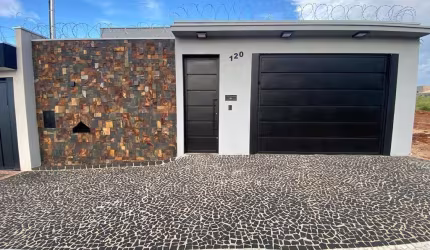Casa à venda 3 suítes, 250m², Sala pé direito alto, Cozinha gourmet, Churrasqueira, 2 vagas, Acabamento premium, Verde Umuarama em Uberlândia