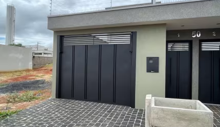 Casa à venda em Uberlândia-MG, Quinta Alto Umuarama: 3 quartos, 1 suíte, 2 salas, 2 banheiros, 2 vagas, 125m²!