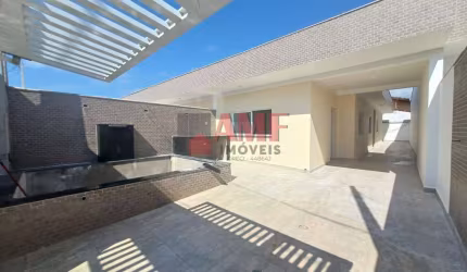 Casa com Piscina na Praia do Cibratel em Itanhaém