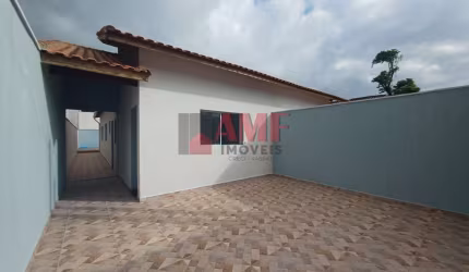 Casa com Piscina à 700 metros da Praia do Suarão em Itanhaém