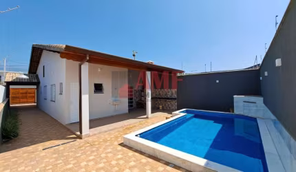 Casa com Piscina no Gaivota