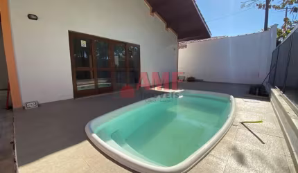 Incrível Casa com Piscina no Parque Turistico