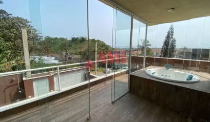 Casa Frente ao Mar com Piscina na Praia do Sonho