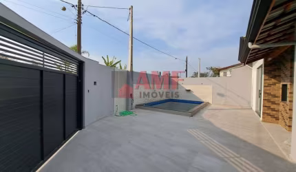 Casa com Piscina a 150 metros da praia no Bopiranga