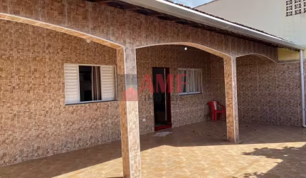Casa a 800 metros do mar em Itanhaém