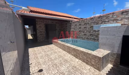 Casa com piscina, 2 dormitórios