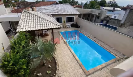 Sobrado com Piscina a 250 metros do mar no Cibratel II