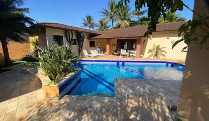 Casa com piscina Frente Mar no Cibratel I