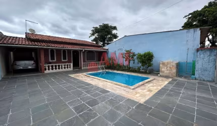 Casa com 3 dormitório no suarão pertinho do mar !!!!