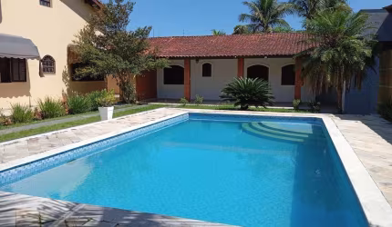 Elegante sobrado no bairro Cibratel II em Itanhaém-SP