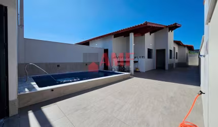 Casa próximo ao mar no Bopiranga - Itanhaém
