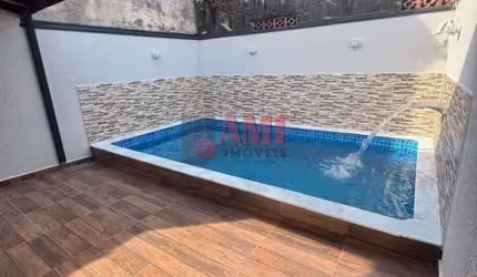 Casa com piscina no Tupy