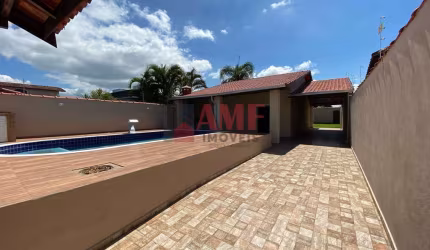 Casa com Piscina no Bopiranga