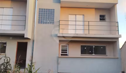 Sobrado com 3 quartos à venda em Chácaras Maringá - SP