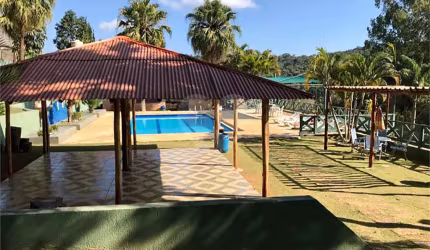 Condomínio com 6 quartos à venda em Portão - SP
