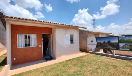 Casa térrea com 2 quartos à venda em Caetetuba - SP