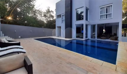 Sobrado com 4 quartos à venda em Vila Santista - SP