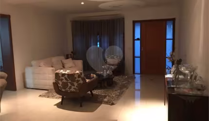 Condomínio com 5 quartos à venda em Vila Helena - SP