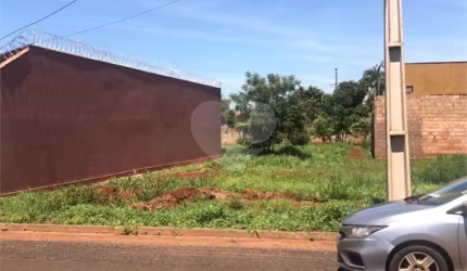 Terreno à venda em Centro - MG