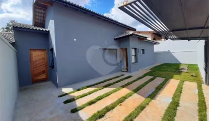 Casa com 3 quartos à venda em Jardim Dos Pinheiros - SP