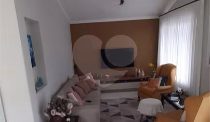 Casa com 3 quartos à venda em Vila Helena - SP