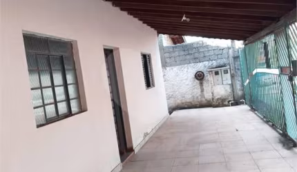 Casa térrea com 2 quartos à venda em Centro - SP
