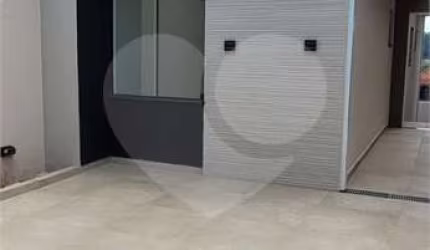 Casa térrea com 2 quartos à venda em Centro - SP