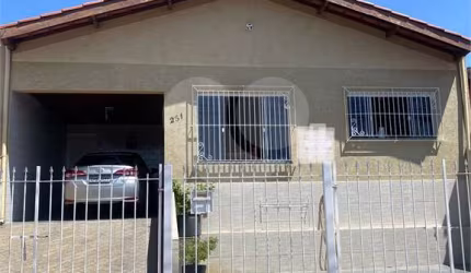 Casa com 3 quartos à venda em Jardim Alvinópolis - SP