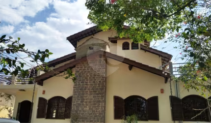 Sobrado com 6 quartos à venda em Retiro Das Fontes - SP