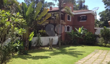 Casa com 5 quartos à venda ou para locação em Cumbari - SP