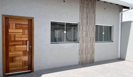 Casa com 3 quartos à venda em Nova Cerejeira - SP