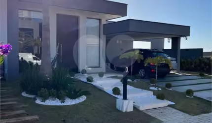 Condomínio com 3 quartos à venda em Condomínio Residencial Shamballa Iii - SP
