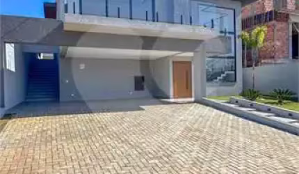 Condomínio com 3 quartos à venda em Condomínio Residencial Shamballa Iii - SP