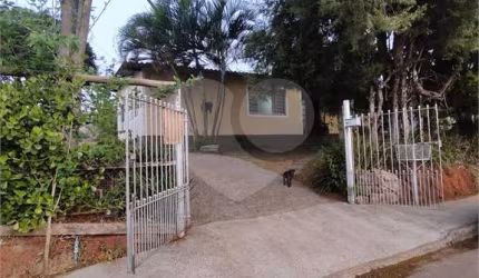 Chácara com 4 quartos à venda em Vila Santa Helena - SP