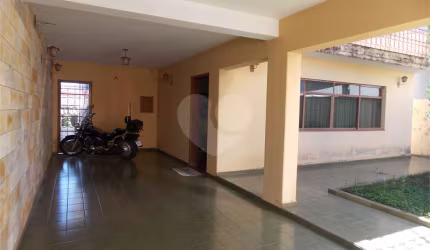 Casa com 5 quartos à venda ou para locação em Centro - SP