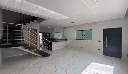 Sobrado com 3 quartos à venda ou para locação em Nova Gardênia - SP