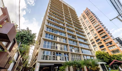 Conjunto comercial no CENTRO CIVICO com 54,75m²