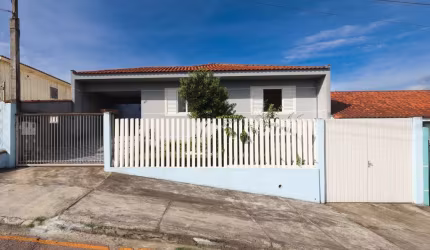 Casa em CAMPO MAGRO com 179m²