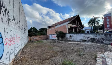 Terreno em SANTA FELICIDADE com 558m²