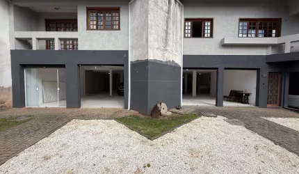 Loja em SANTA FELICIDADE com 400m²