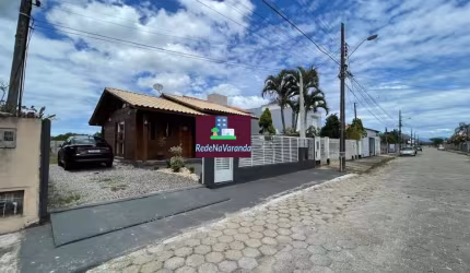 Casa à venda no bairro Carianos - Florianópolis/SC